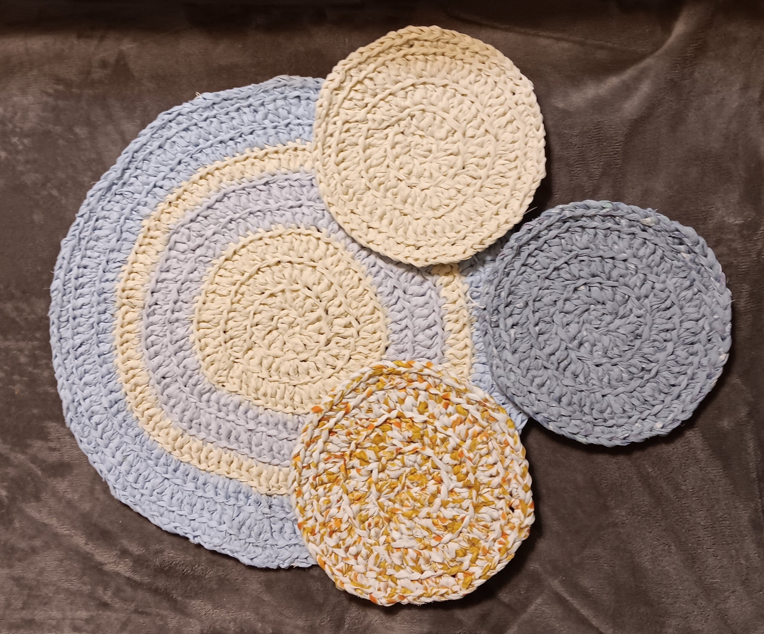 Table topper and Hot Pad set